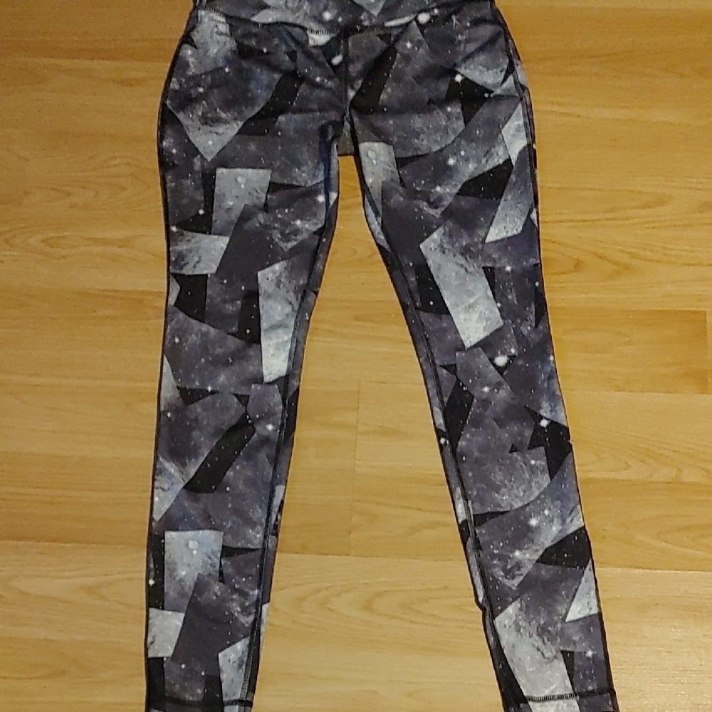 Danskin Women's Black and Gray Geometric Leggings